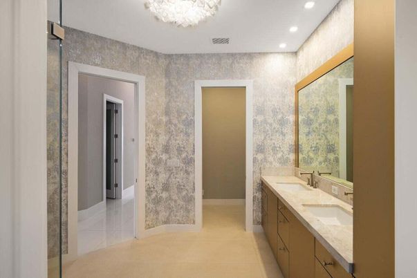 Bathroom, Interior, Recessed Lighting