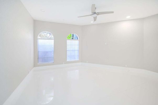 Empty room, Interior, Recessed Lighting