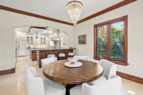 Chandelier, Dining room, Interior, Kitchen, Pendant Lights, Stainless Steel Appliances