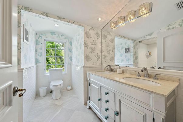 Bathroom, Interior, Recessed Lighting