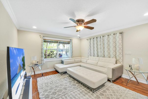 Interior, Living room, Recessed Lighting, Wood Texture Flooring