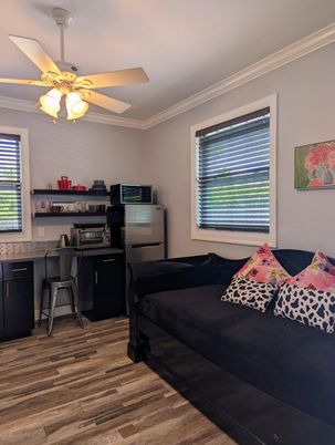 Bedroom, Interior, Kitchen, Stainless Steel Appliances, Wood Texture Flooring
