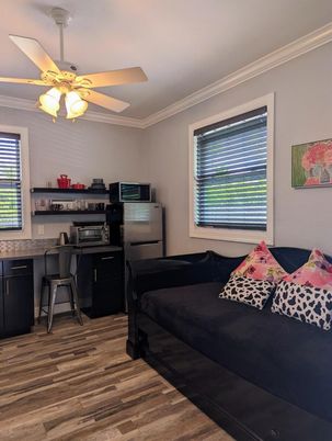 Bedroom, Interior, Kitchen, Stainless Steel Appliances, Wood Texture Flooring