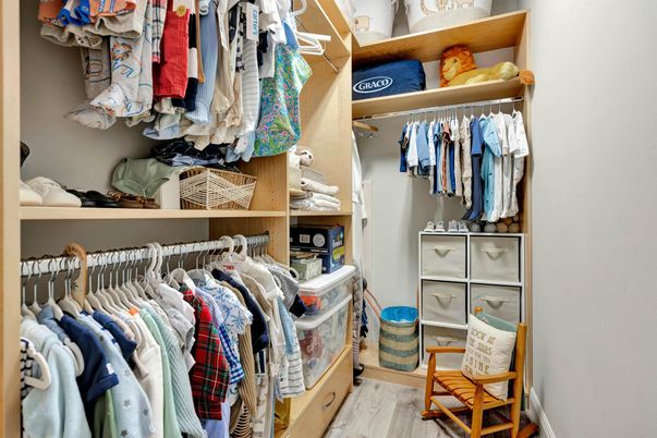 Interior, Walk-in Closets, Wood Texture Flooring