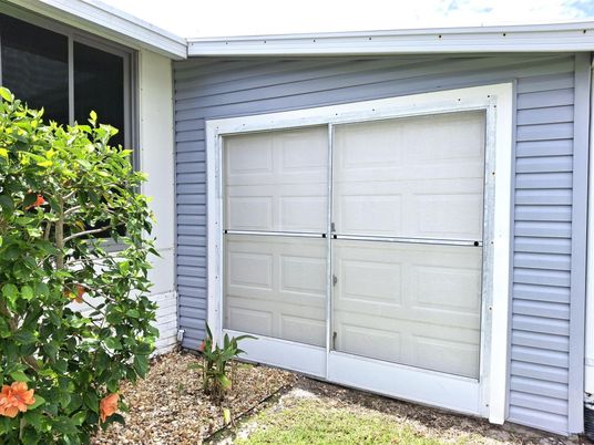 Detached Garage, Exterior