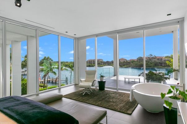 Bathroom, Free Standing Baths, Interior, Recessed Lighting, Water