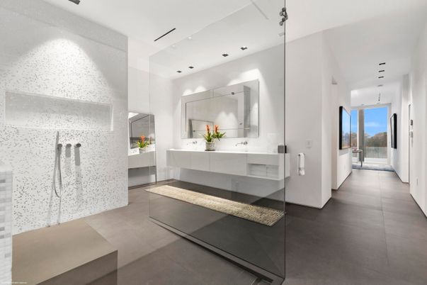 Bathroom, Interior, Recessed Lighting