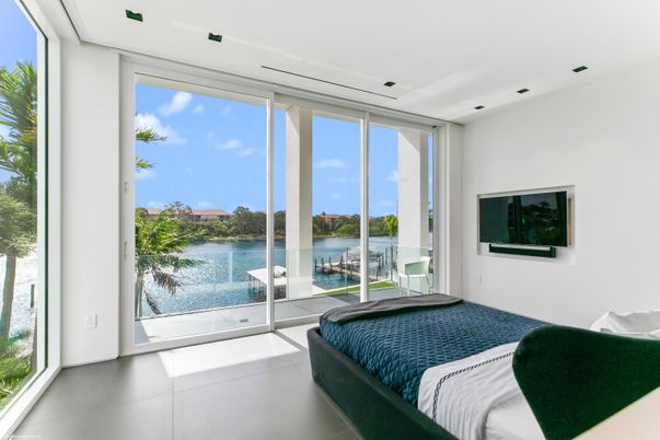 Bedroom, Interior, Recessed Lighting, Water