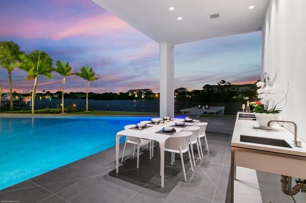 Exterior, Pool, Water