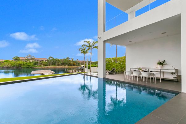Exterior, Lake, Pool