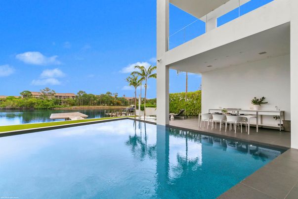 Exterior, Pool, Water