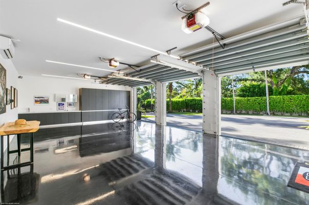 Garage, Interior