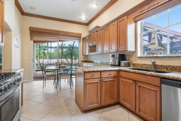 Dining room, Interior, Kitchen, Recessed Lighting