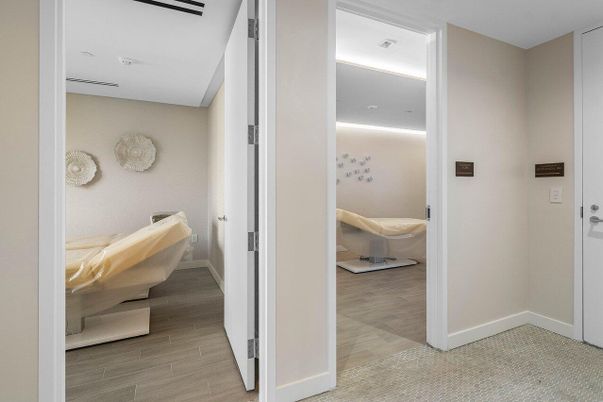 Bathroom, Interior, Recessed Lighting, Wood Texture Flooring