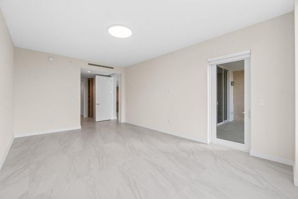 Empty room, Interior, Marble, Recessed Lighting