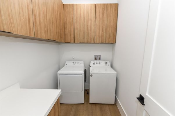 Interior, Washer, Wood Texture Flooring