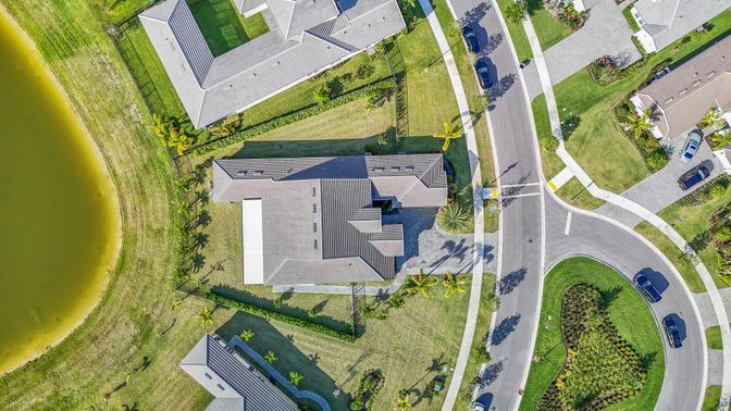 Exterior, Drone
