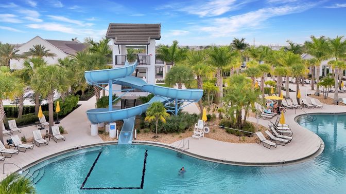 Exterior, Playground, Pool