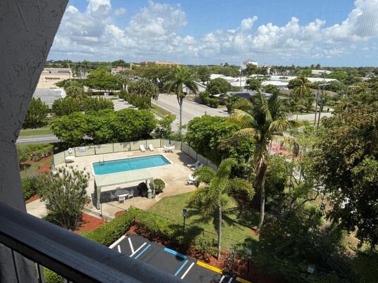 Exterior, Pool, Other