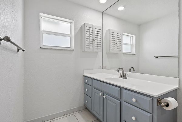 Bathroom, Dual Sink Vanities, Interior, Recessed Lighting