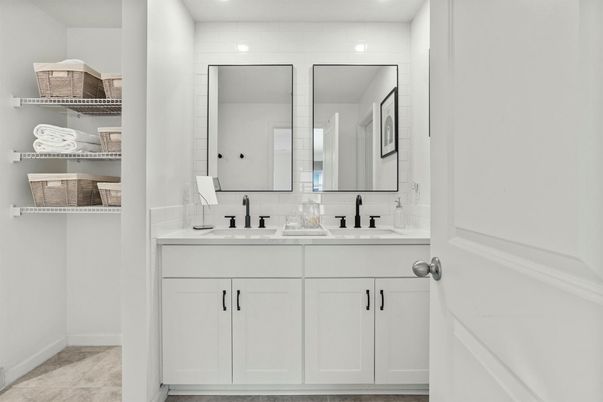 Bathroom, Dual Sink Vanities, Interior, Recessed Lighting