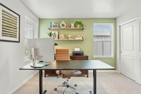 Home Office, Interior