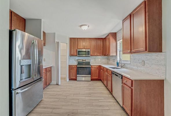 Interior, Kitchen, Stainless Steel Appliances, Wood Texture Flooring