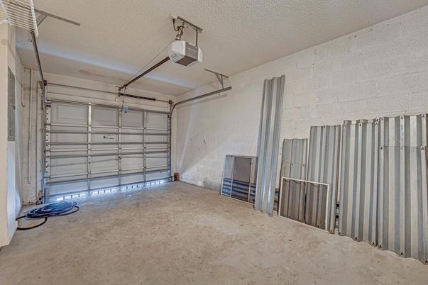 Garage, Interior