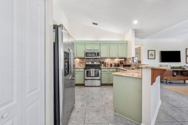 Interior, Kitchen, Recessed Lighting, Stainless Steel Appliances, Washer