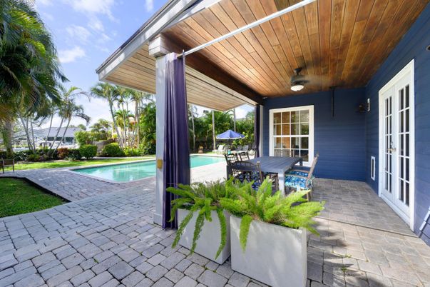 Exterior, Pool