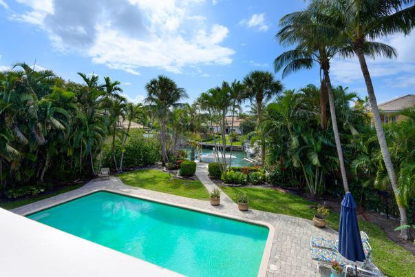 Exterior, Pool, Water