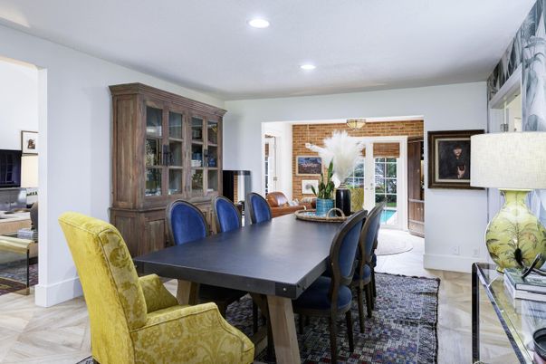 Dining room, Interior, Recessed Lighting
