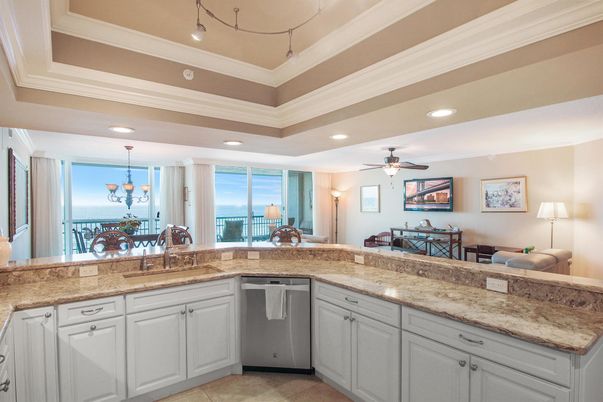 Chandelier, Interior, Recessed Lighting, Water