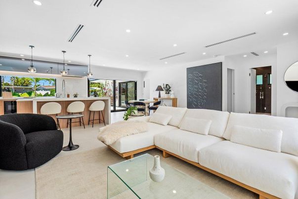 Dining room, Interior, Living room, Pendant Lights, Recessed Lighting