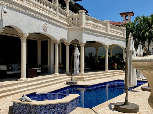 Exterior, Pool