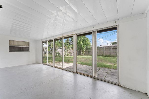 Empty room, Interior, Sun Room