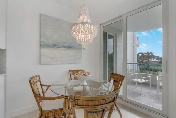 Chandelier, Dining room, Interior