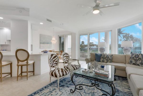 Chandelier, Dining room, Interior, Living room, Recessed Lighting