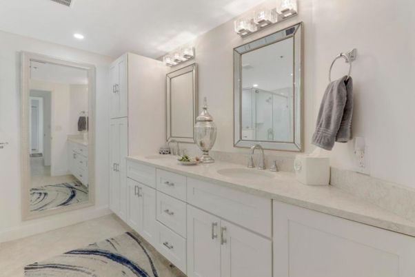 Bathroom, Dual Sink Vanities, Interior, Recessed Lighting
