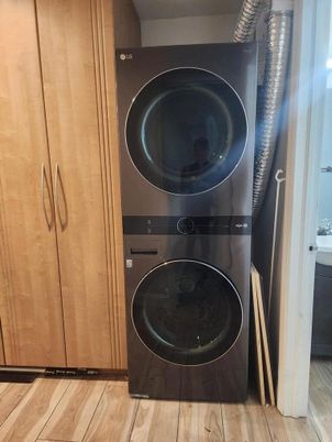 Interior, Utility Closets, Washer, Wood Texture Flooring