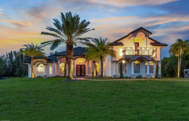 Backyard, Exterior, Facade, French Provincial