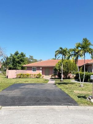 Backyard, Exterior, Facade, Mediterranean
