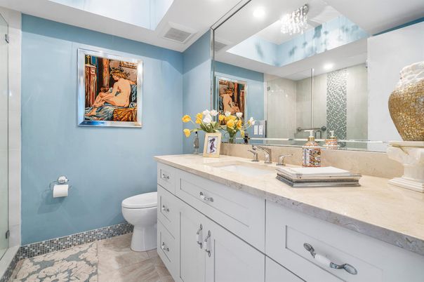 Bathroom, Interior, Recessed Lighting