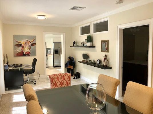 Home Office, Interior