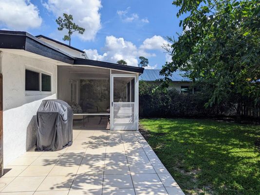 Backyard, Exterior