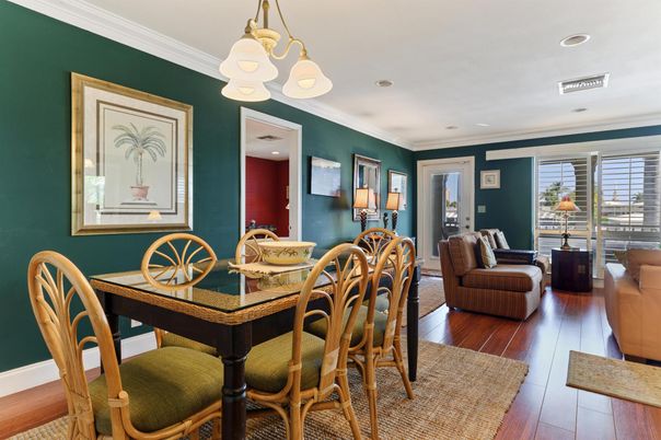 Chandelier, Dining room, Interior, Living room, Recessed Lighting, Wood Texture Flooring