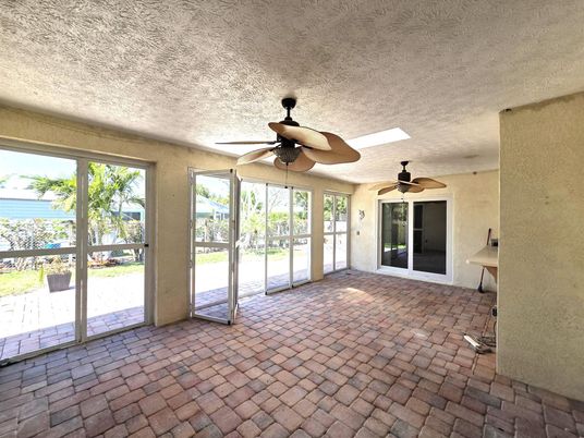 Empty room, Interior, Sun Room, Water
