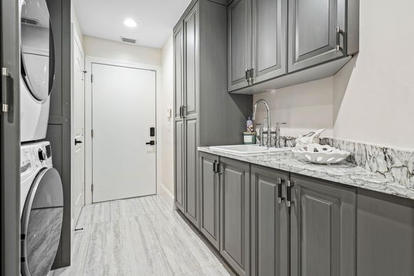 Interior, Marble, Recessed Lighting, Washer