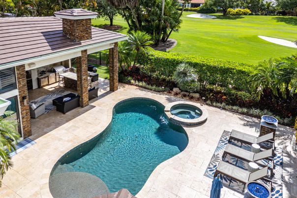 Exterior, Pool