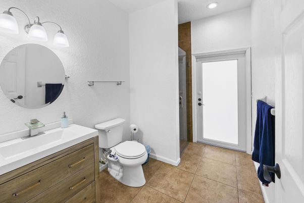 Bathroom, Interior, Recessed Lighting